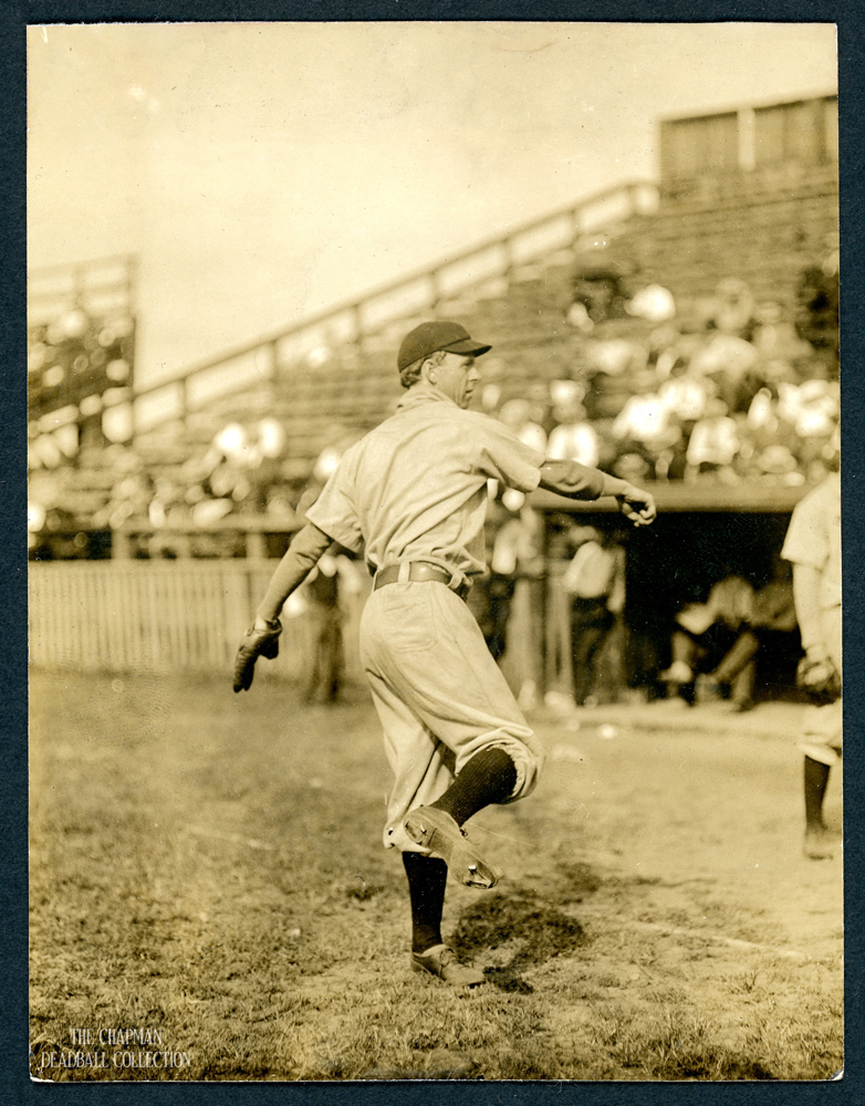 Extraordinary Mordecai Three Finger Brown Single Signed 1920s Baseba —  Showpieces Sports